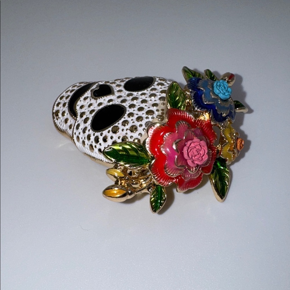 Sugar Skull Brooch Dia de los Muertos - Picture 2 of 3